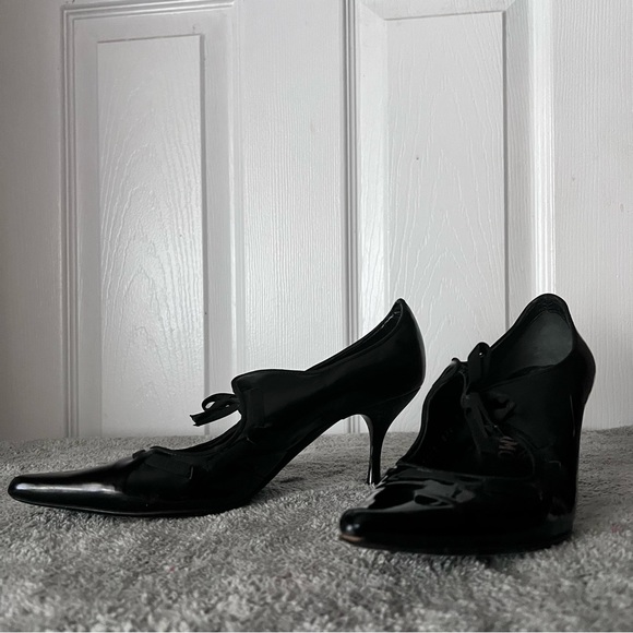 Salvatore Ferragamo Leather Bardwill Bow Mary Jane Pumps 7 - Picture 3 of 11